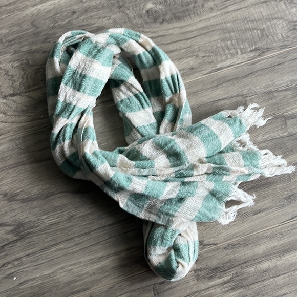 Handmade artisan scarf - Picture 2 of 5